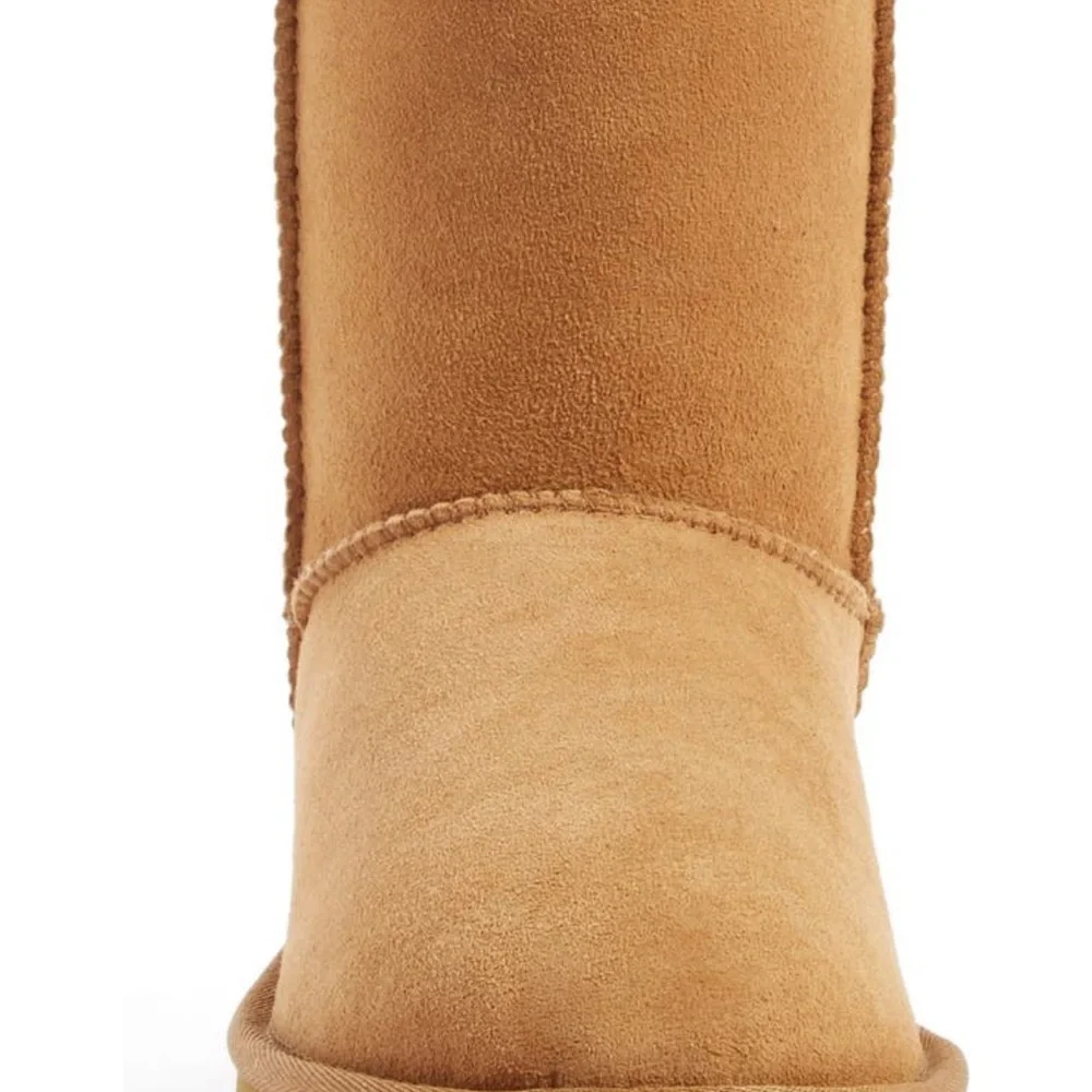 UGG Classic II short boot size 5 - Preowned
